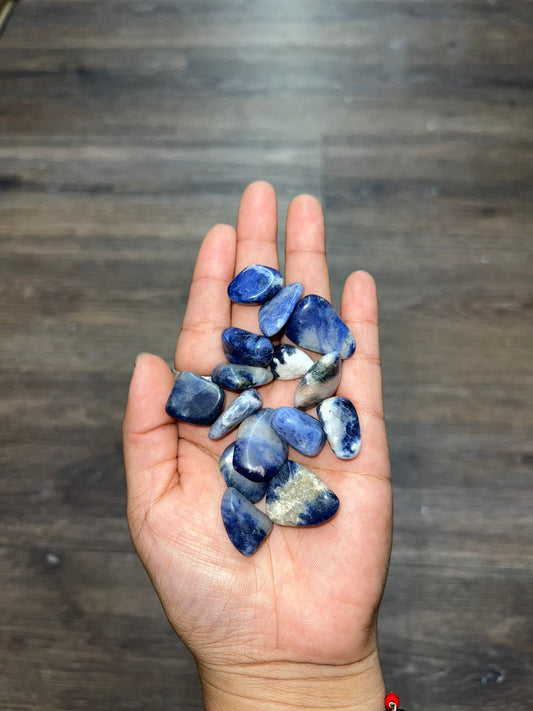 Sodalite Crystal - Enhance Your Wisdom and Clarity